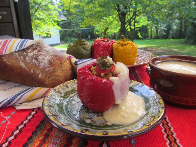 Ухае на ПЪЛНЕНИ ЧУШКИ - традиционна българска рецепта