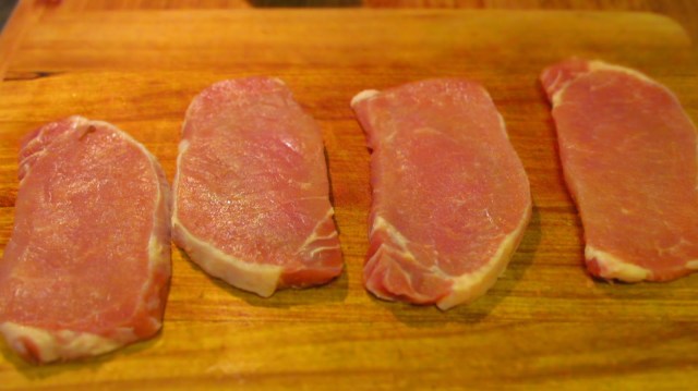 Ухае на ШНИЦЕЛ ПО ВИЕНСКИ - Виенски шницел рецепта