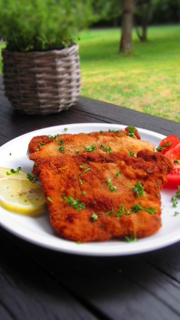 Ухае на ШНИЦЕЛ ПО ВИЕНСКИ - Виенски шницел рецепта