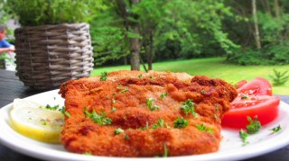 Ухае на ШНИЦЕЛ ПО ВИЕНСКИ - Виенски шницел рецепта