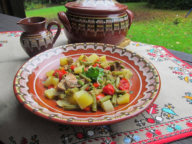 ГЮВЕЧ В ГЛИНЕНАТА ТЕНДЖЕРА рецепта Ухае на