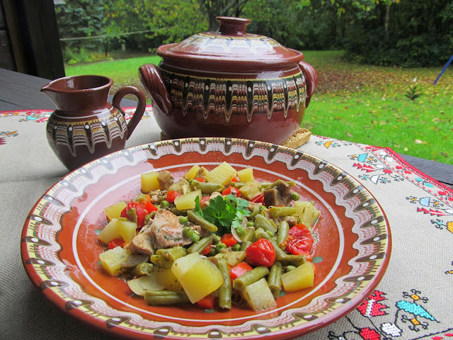 ГЮВЕЧ В ГЛИНЕНАТА ТЕНДЖЕРА рецепта Ухае на