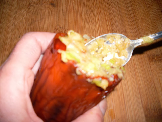 Пълнене на сушена чушка