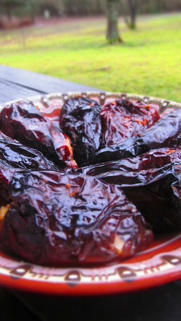 Ухае на рецепта ПЪЛНЕНИ СУШЕНИ ЧУШКИ ОТ СЕВЕРОЗАПАДНА БЪЛГАРИЯ