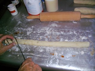 Как се режат сладки