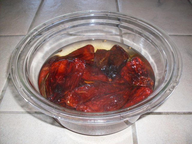 Сушени чушки във вода