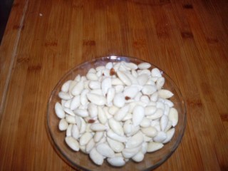 домашно обелени бадеми