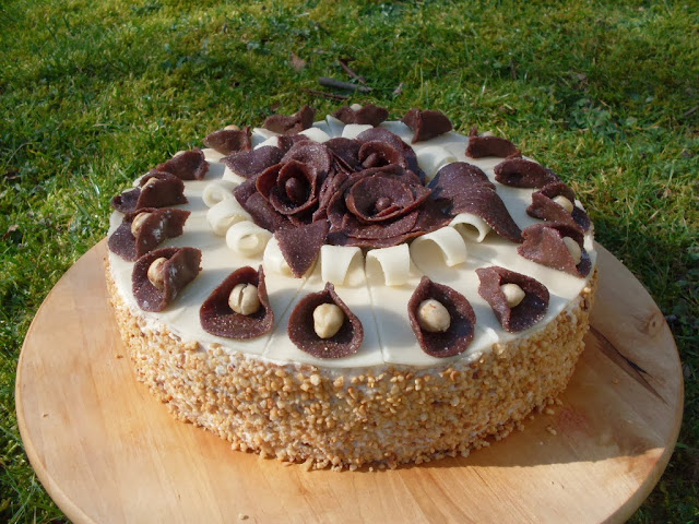 ТОРТА С МАРЦИПАН "ЛЮБЕК" Ухае на