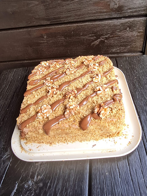 БИСКВИТЕНА ТОРТА С МАСКАРПОНЕ, ШОКОЛАД И&nbsp;ОРЕХИ