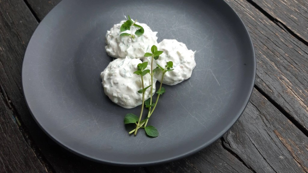 САЛАТА "СНЕЖАНКА", МЛЕЧНА САЛАТА ИЛИ СУХ&nbsp;ТАРАТОР