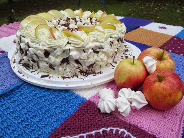 ЯБЪЛКОВА ТОРТА "ДАНИЕЛ"