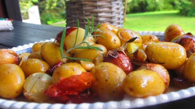 ЦЕЛИ КАРТОФКИ НА&nbsp;ФУРНА