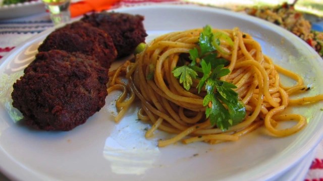 САЛАТА ОТ СПАГЕТИ