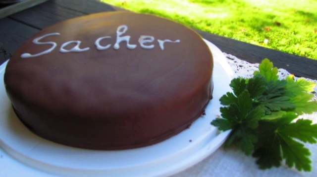 ТОРТА САХЕР С&nbsp;МАРЦИПАН