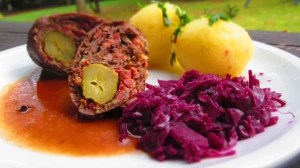 КЛАСИЧЕСКИ РУЛАДИНИ ОТ ГОВЕЖДО МЕСО –&nbsp;Rinderrouladen