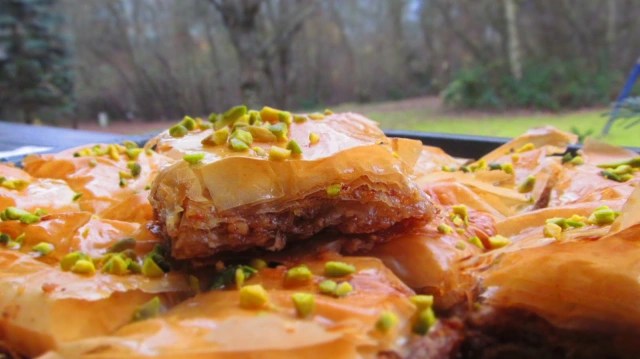 МНОГО ЛЕСНА БАКЛАВА