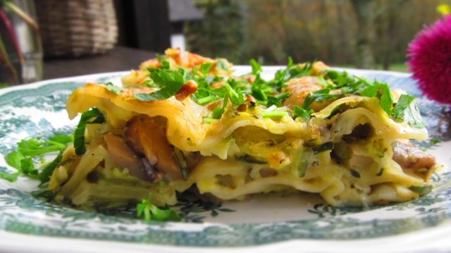 ВКУСНА ЛАЗАНЯ С&nbsp;ТИКВИЧКИ