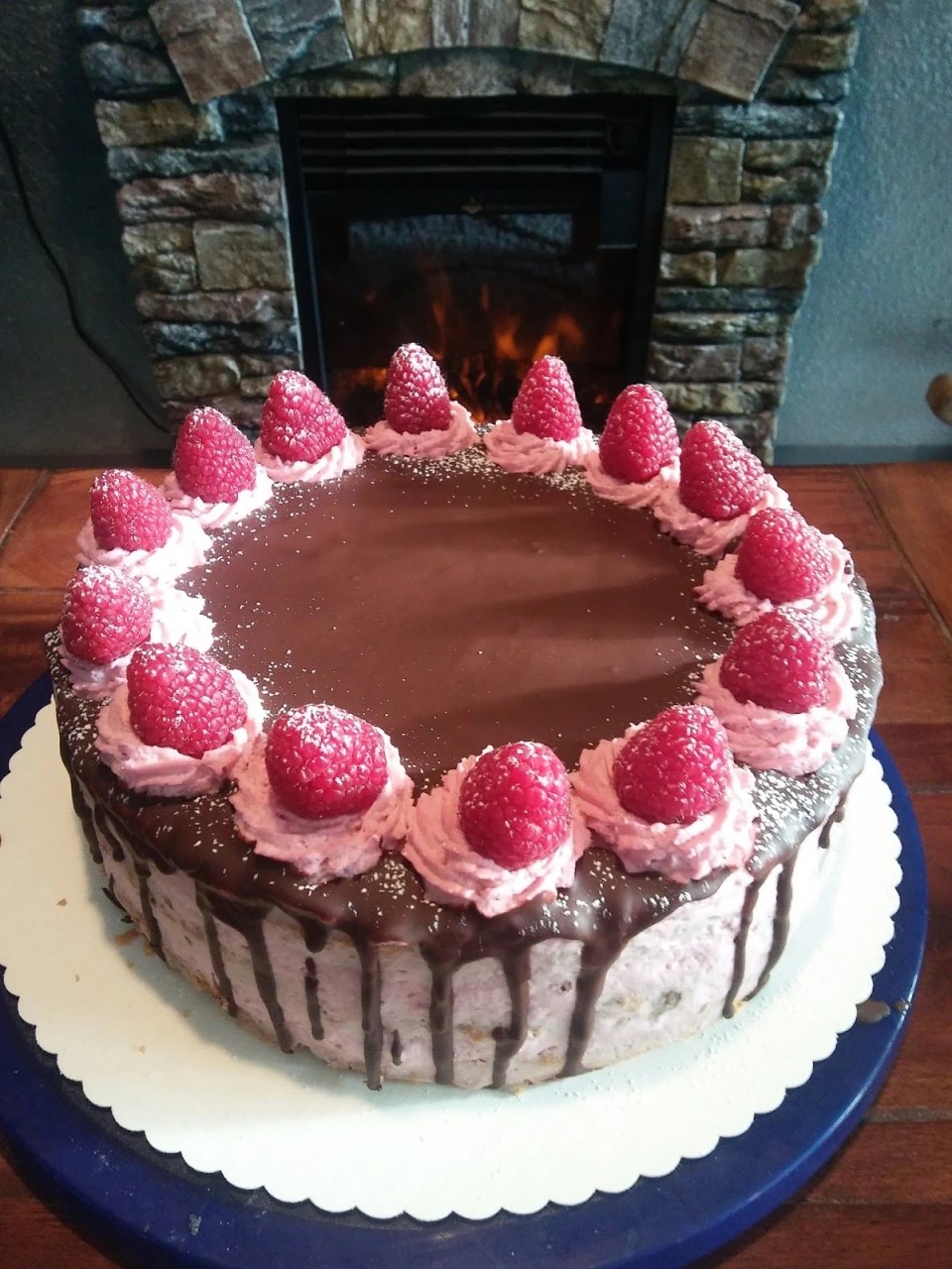 ТОРТА СТРАЧАТЕЛА С МАЛИНОВ&nbsp;КРЕМ