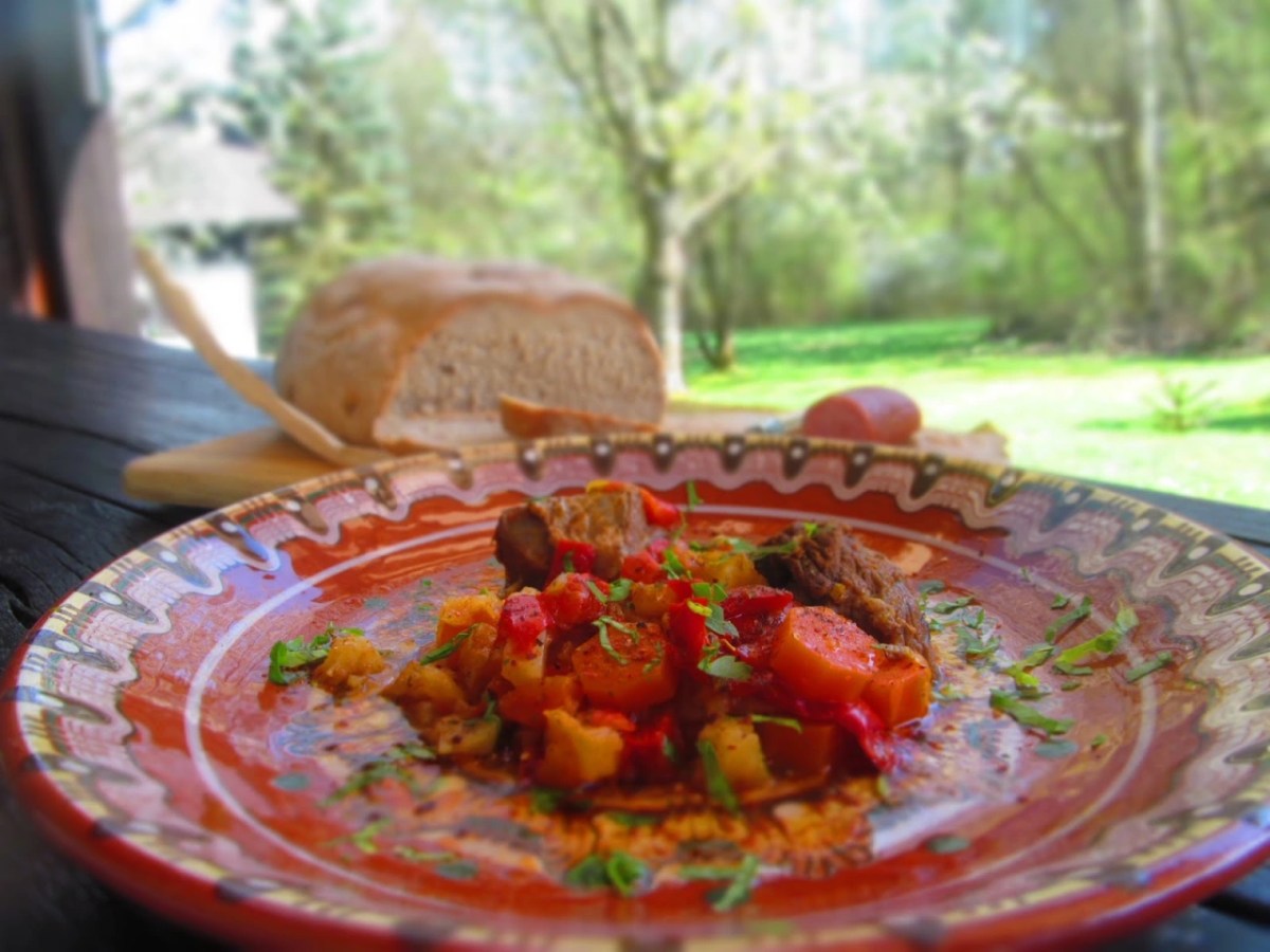 БЪЛГАРСКА ЯХНИЯ С ТЕЛЕШКО /ГОВЕЖДО/&nbsp;МЕСО