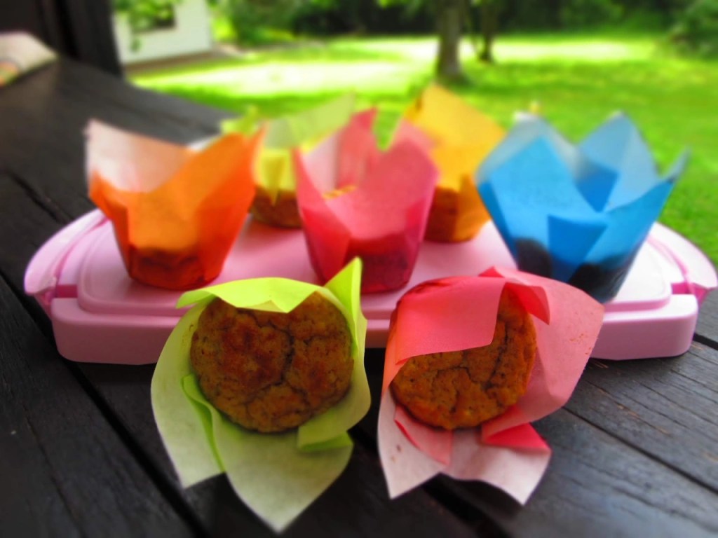 ЗОНОВИ МЪФИНИ С ЯБЪЛКИ И&nbsp;ИЗВАРА