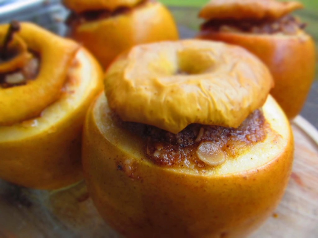 ПЪЛНЕНИ ПЕЧЕНИ ЯБЪЛКИ