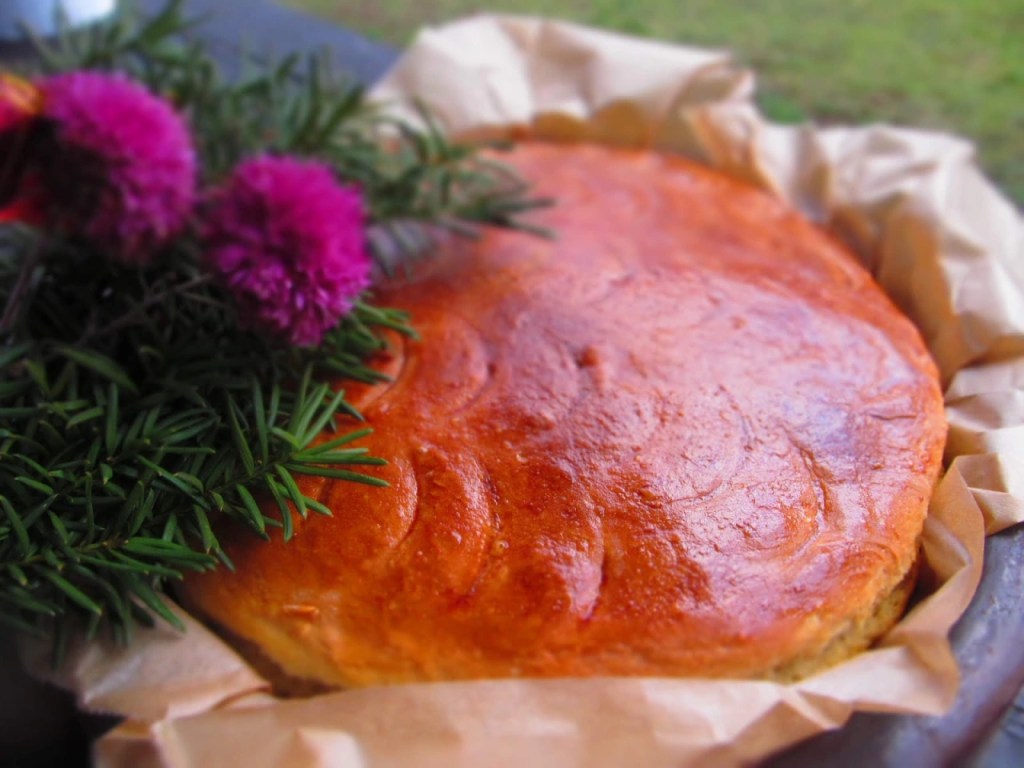 ПУХКАВА ПИТКА С БАКПУЛВЕР, ИЗПЕЧЕНА В&nbsp;САЧ