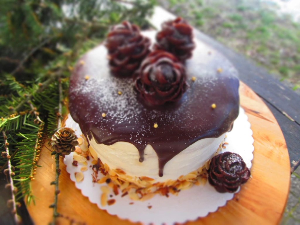 ТОРТА ВАНИЛИЯ С БАДЕМИ И&nbsp;ШИШАРКИ