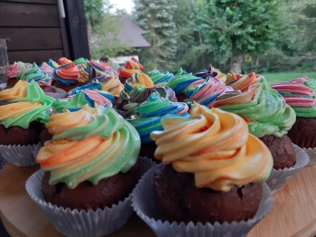 ТАЙНАТА НА МНОГОЦВЕТНИЯ КРЕМ ЗА&nbsp;КЪПКЕЙК