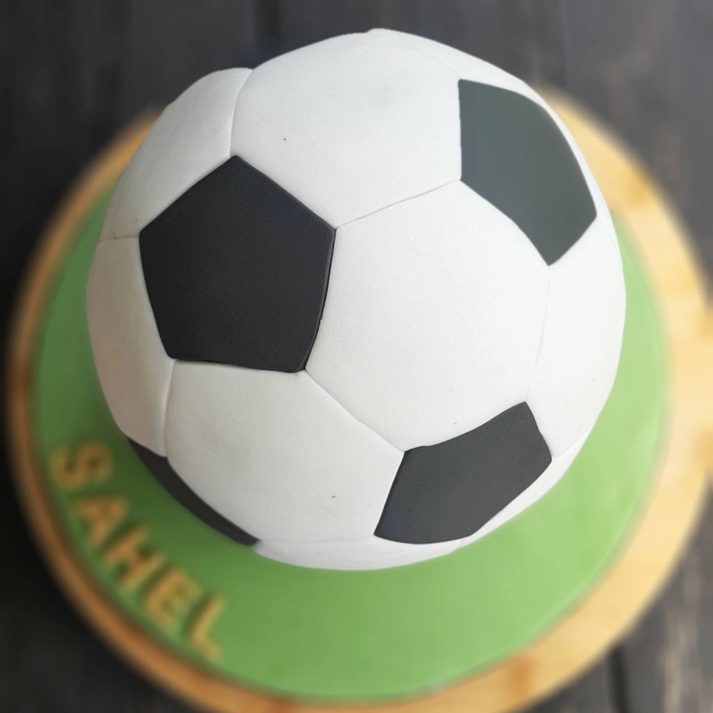 3D ТОРТА ФУТБОЛНА ТОПКА СЕ ПРАВИ&nbsp;ЛЕСНО