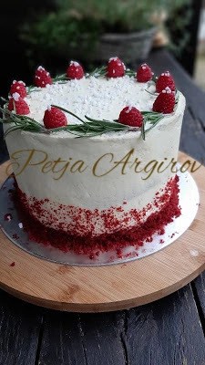 ТОРТА ЧЕРВЕНО КАДИФЕ