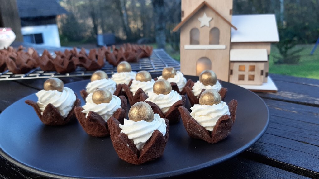 ШОКОЛАДОВИ КОРОНИ