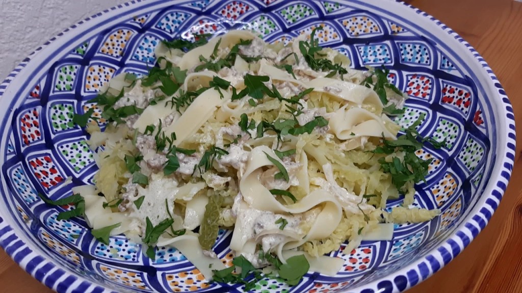 ПАСТА СЪС САВОЙСКО ЗЕЛЕ И КАЙМА Wirsing-Hack&nbsp;Pasta