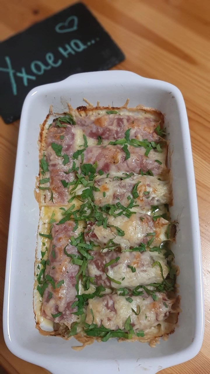 РУЛЦА С ЦИКОРИЯ И ДВА ВИДА&nbsp;ШУНКА