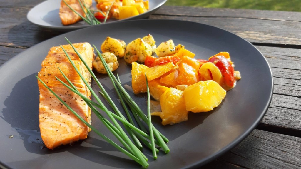 ФИЛЕ ОТ СЬОМГА С МАНГО И ЧУШКИ ЗА&nbsp;ГАРНИТУРА