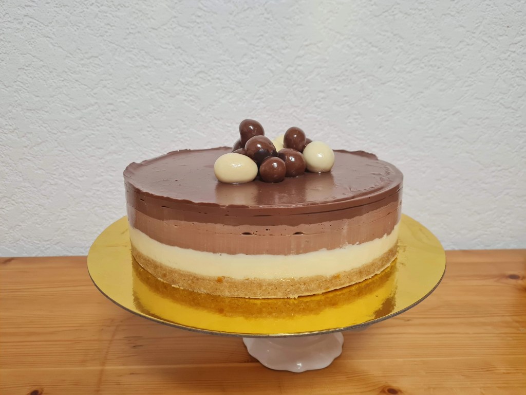 ИСПАНСКАТА ТОРТА ТРИ ШОКОЛАДА С КУАХАДА (НА ПРАХ) Tarta de Tres&nbsp;Chocolates