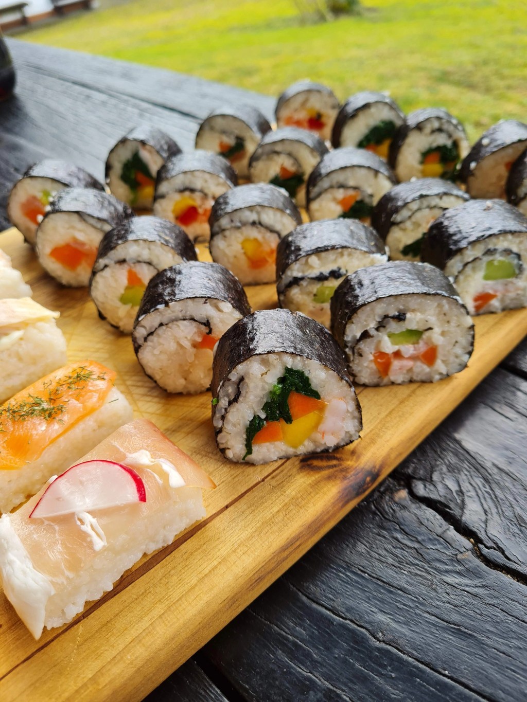 ЯПОНСКАТА МАСА У ДОМА И КАК ЛЕСНО ДА СИ НАПРАВИМ СУШИ У&nbsp;ДОМА