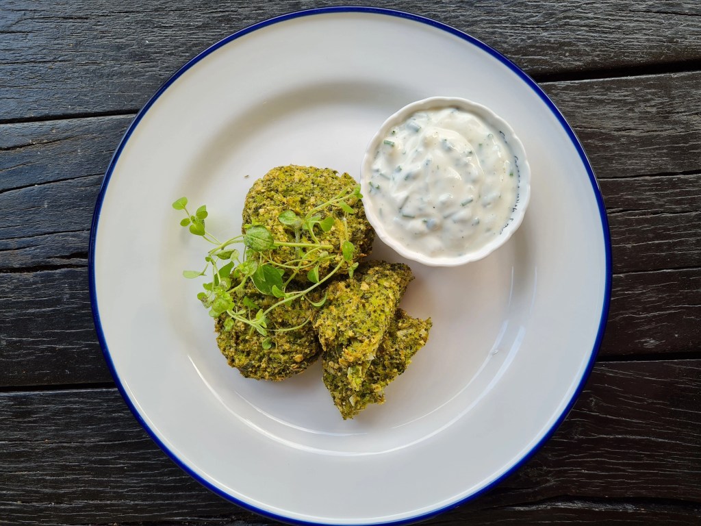 Brokkoli-Frikadellen Здравословни кюфтета от&nbsp;броколи