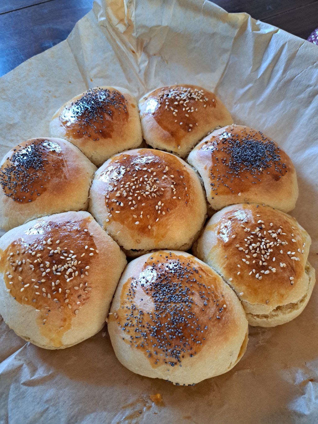 Питки с пълнеж от шунка и&nbsp;лук