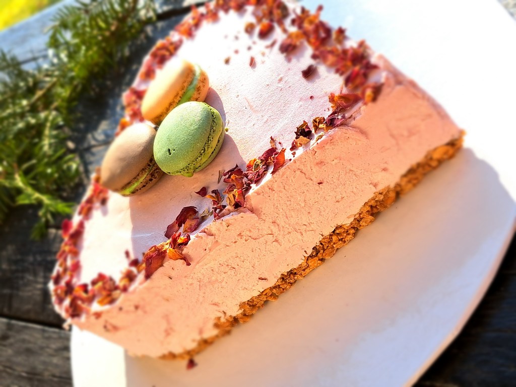 Малиново парфе с блат от&nbsp;гранола