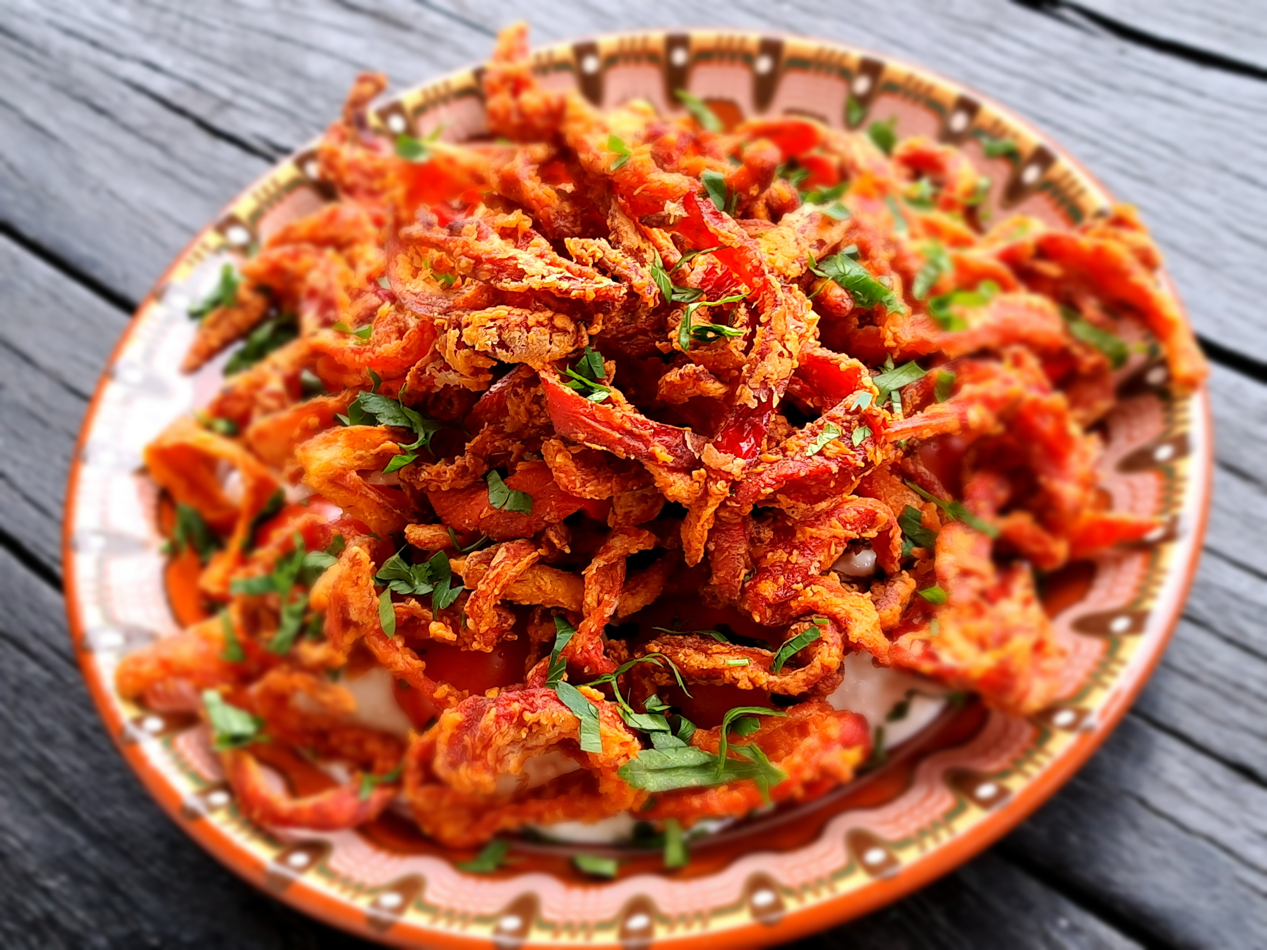 Салата пържени червени чушки