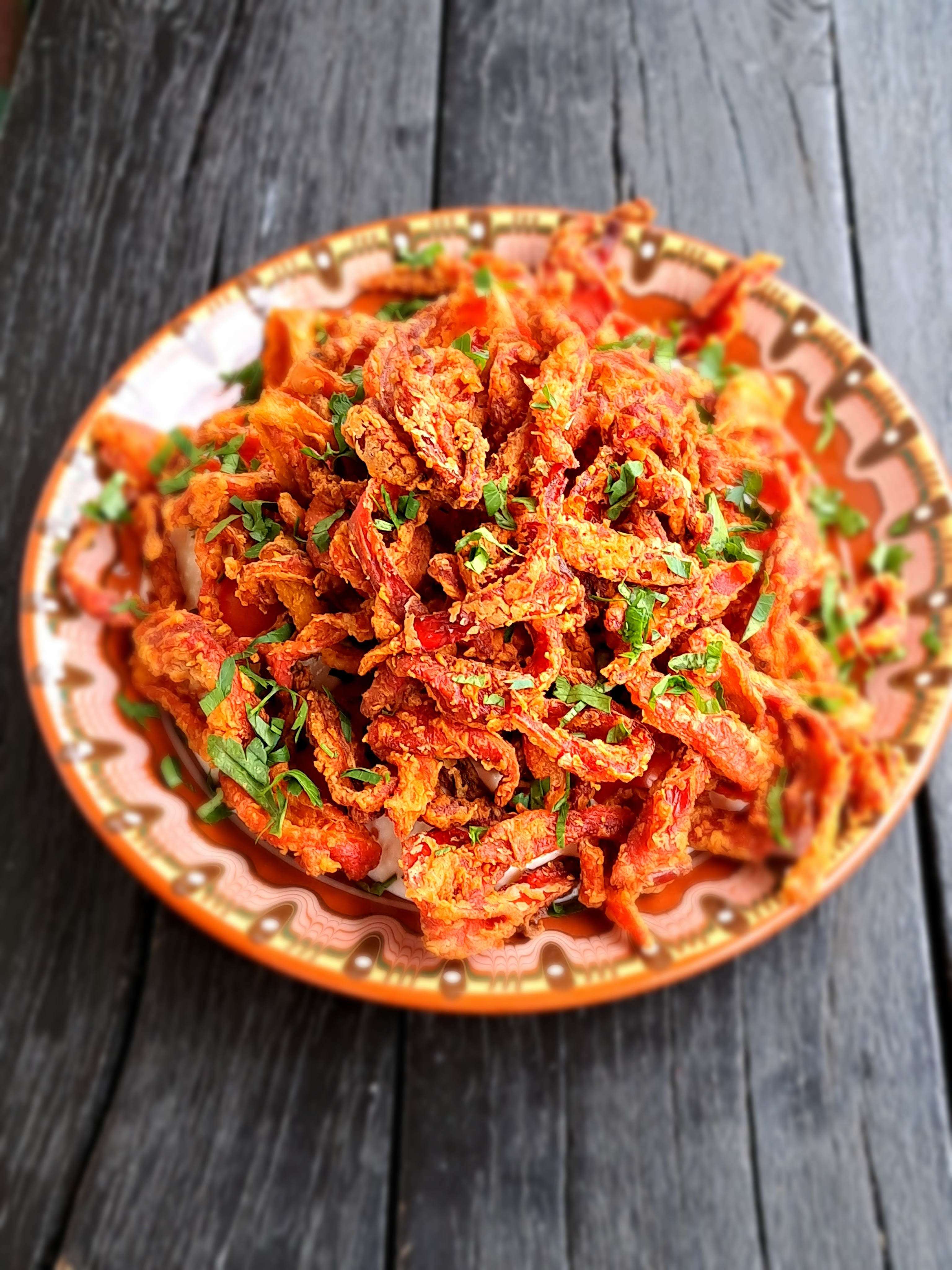 Салата пържени червени чушки