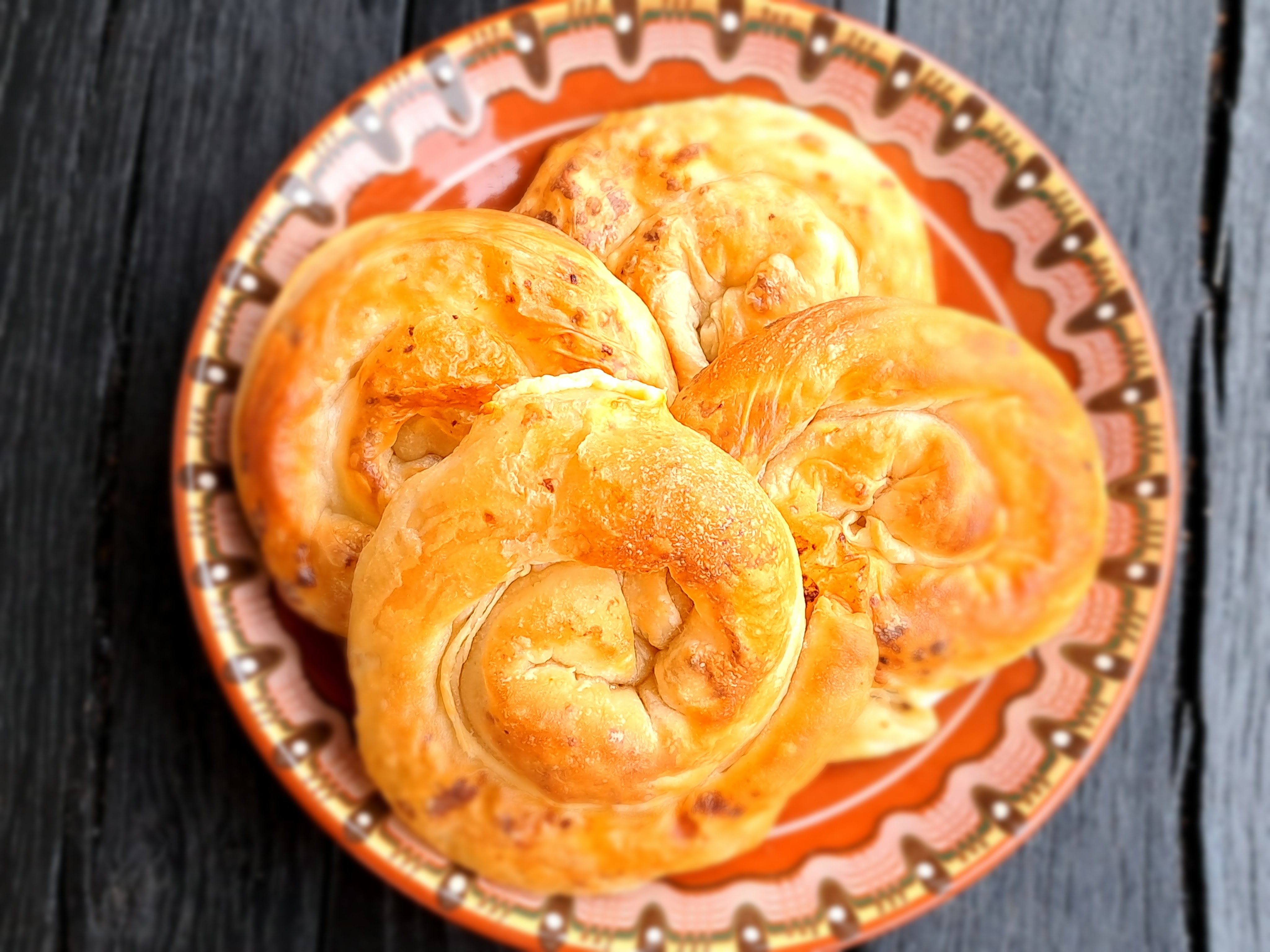 Вити банички със сирене и домашни кори