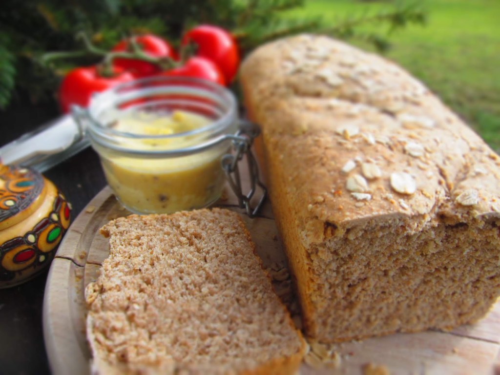 ЗДРАВОСЛОВНО ХЛЕБЧЕ С ПЪЛНОЗЪРНЕСТО БРАШНО И ОВЕСЕНИ&nbsp;ЯДКИ