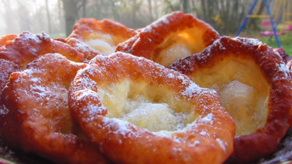 ВКУСНИТЕ МАМИНИ МЕКИЦИ