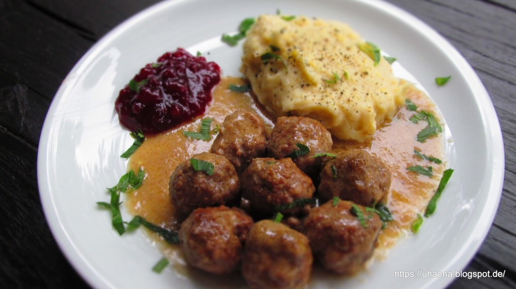 ШВЕДСКИ КЮФТЕНЦА В СМЕТАНОВ СОС или&nbsp;Köttbullar