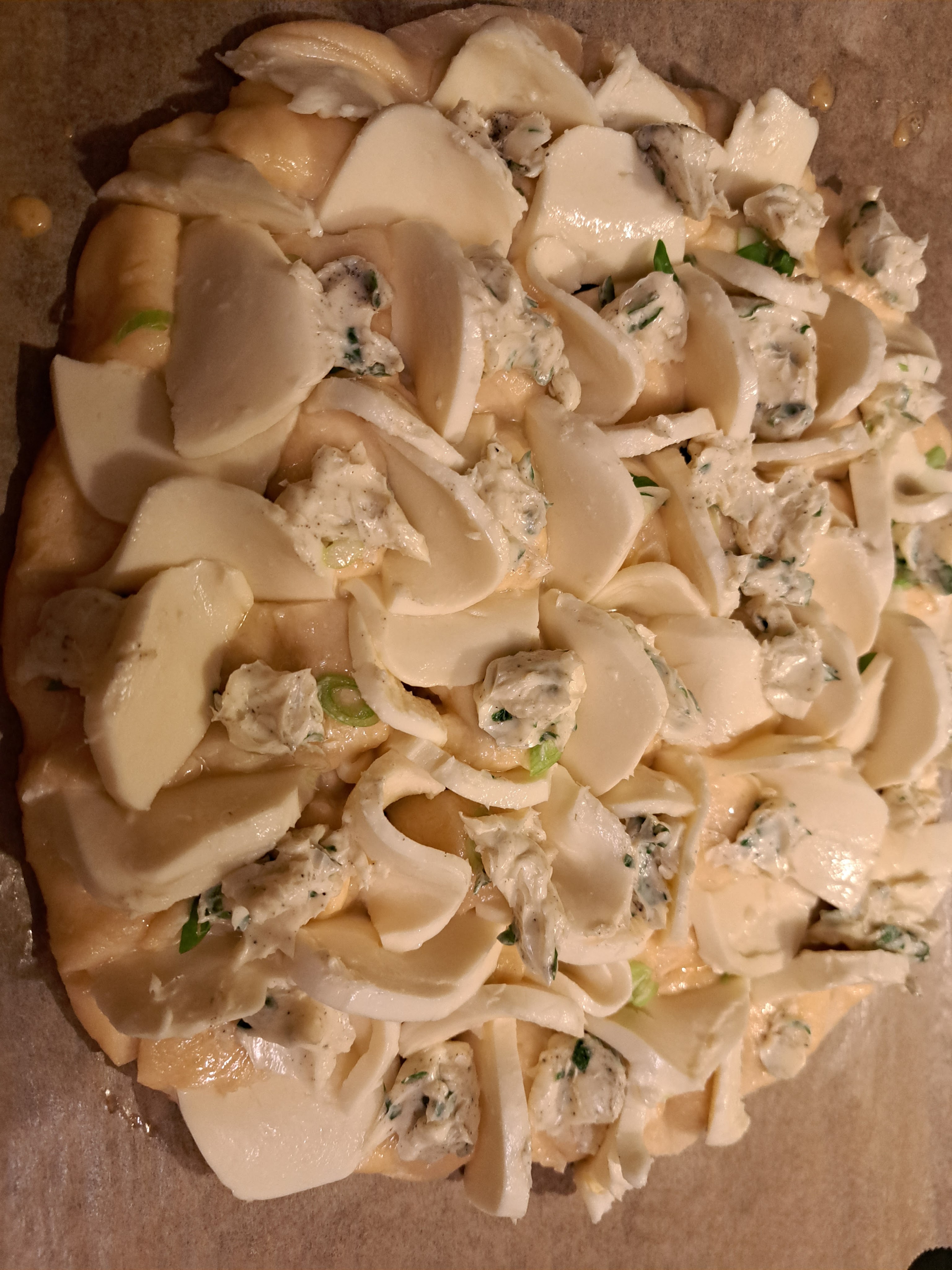 Вкусно хлебче с моцарела и чесън