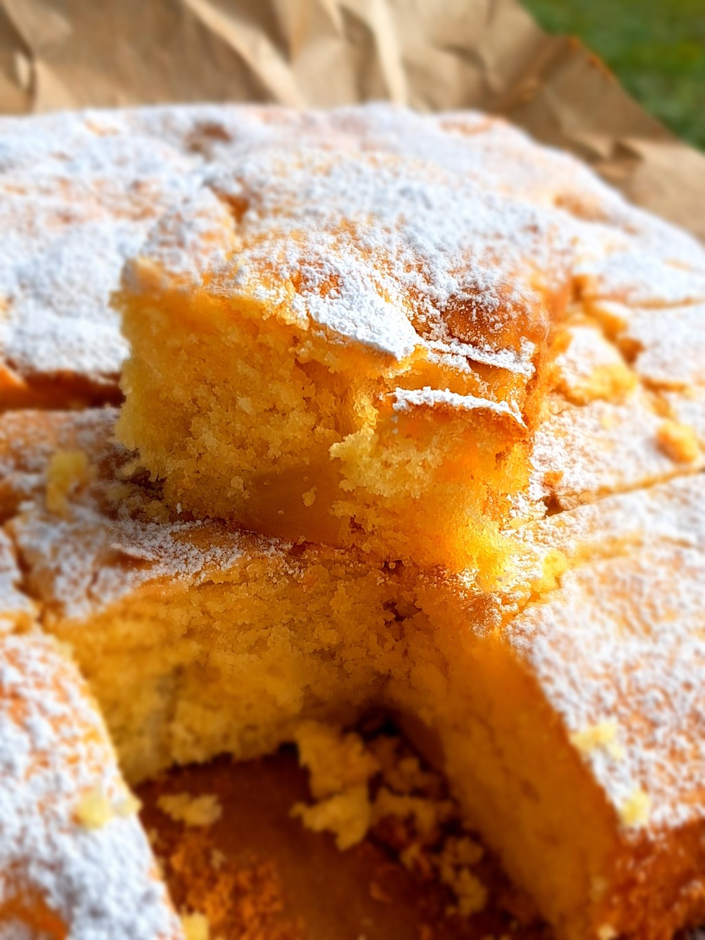 Пухкав ябълков сладкиш с&nbsp;пудинг