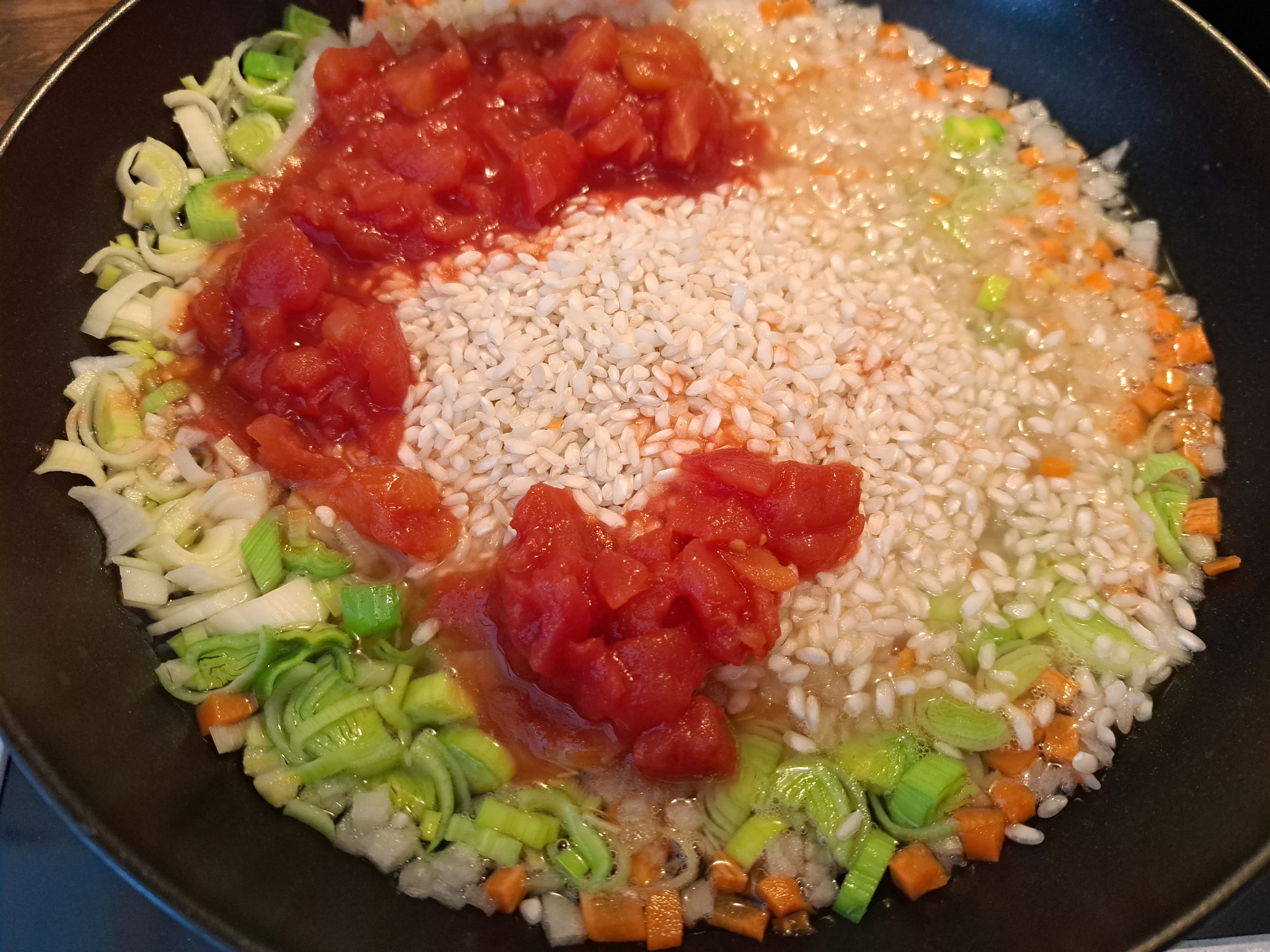 Ухае на...пълнени сушени чушки с ориз и орехи