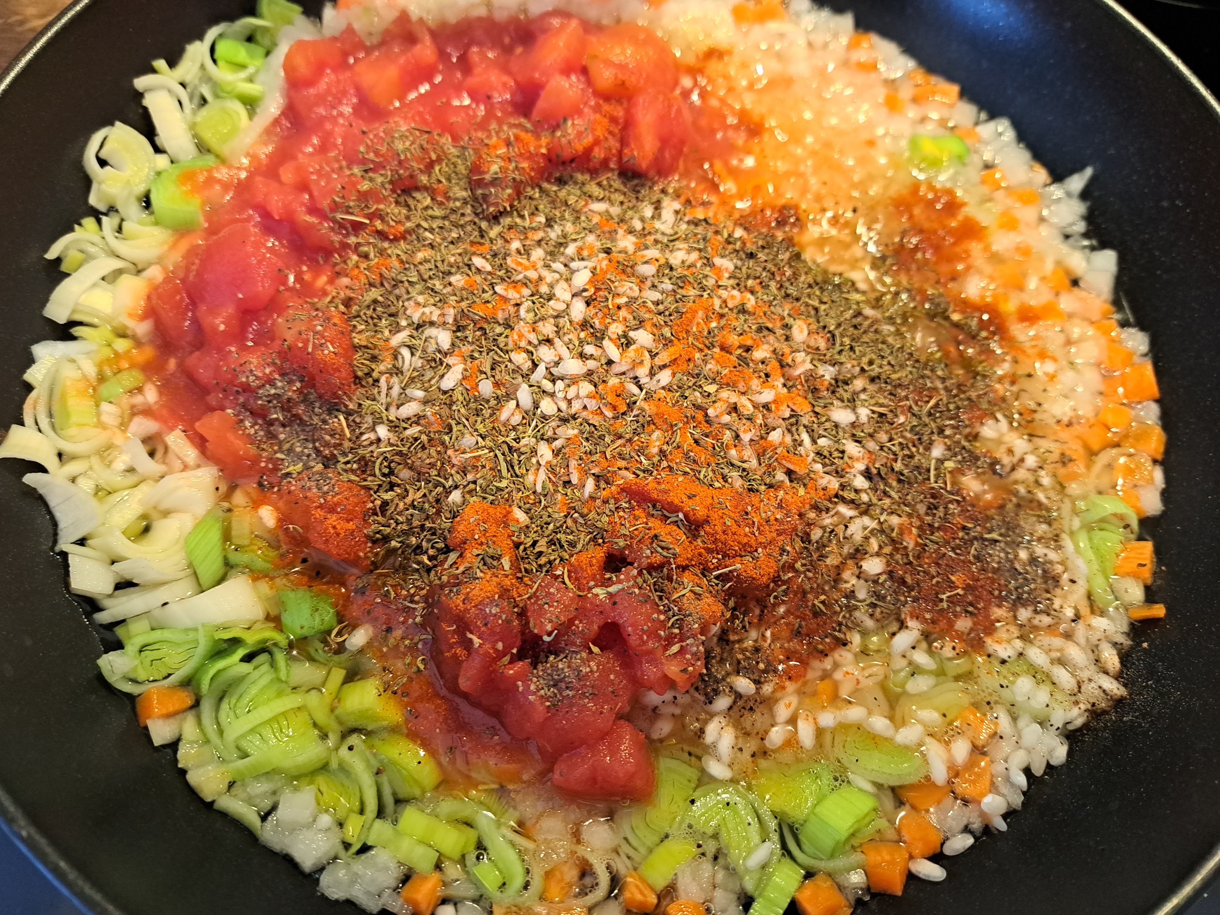 Ухае на...пълнени сушени чушки с ориз и орехи