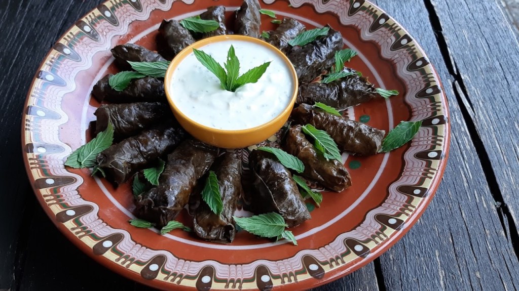 САРМИ С ЛОЗОВИ&nbsp;ЛИСТА